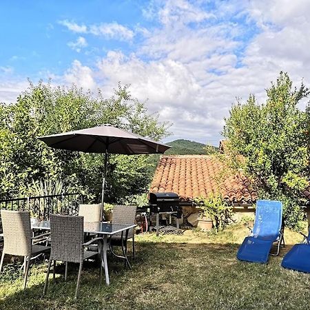 Appartma Katja Gabrovica pri Crnem Kalu Exterior foto
